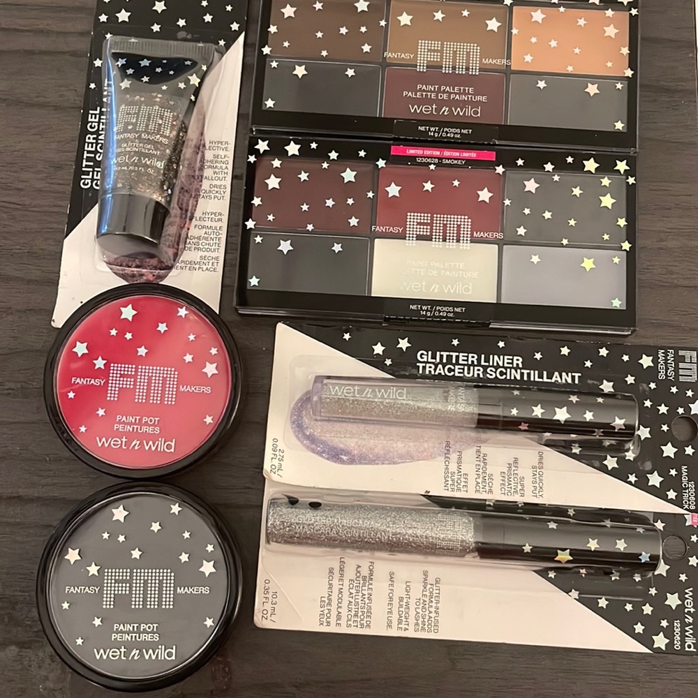Halloween makeup set wet n wild